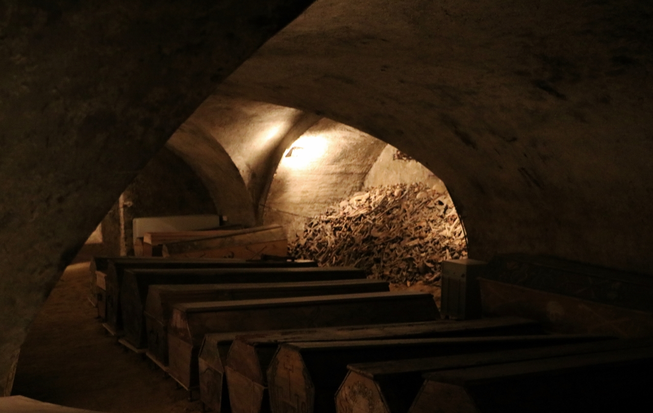 Guided tours of the crypt