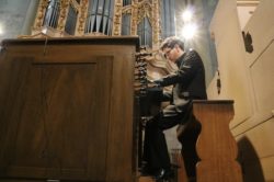 Orgel um 8